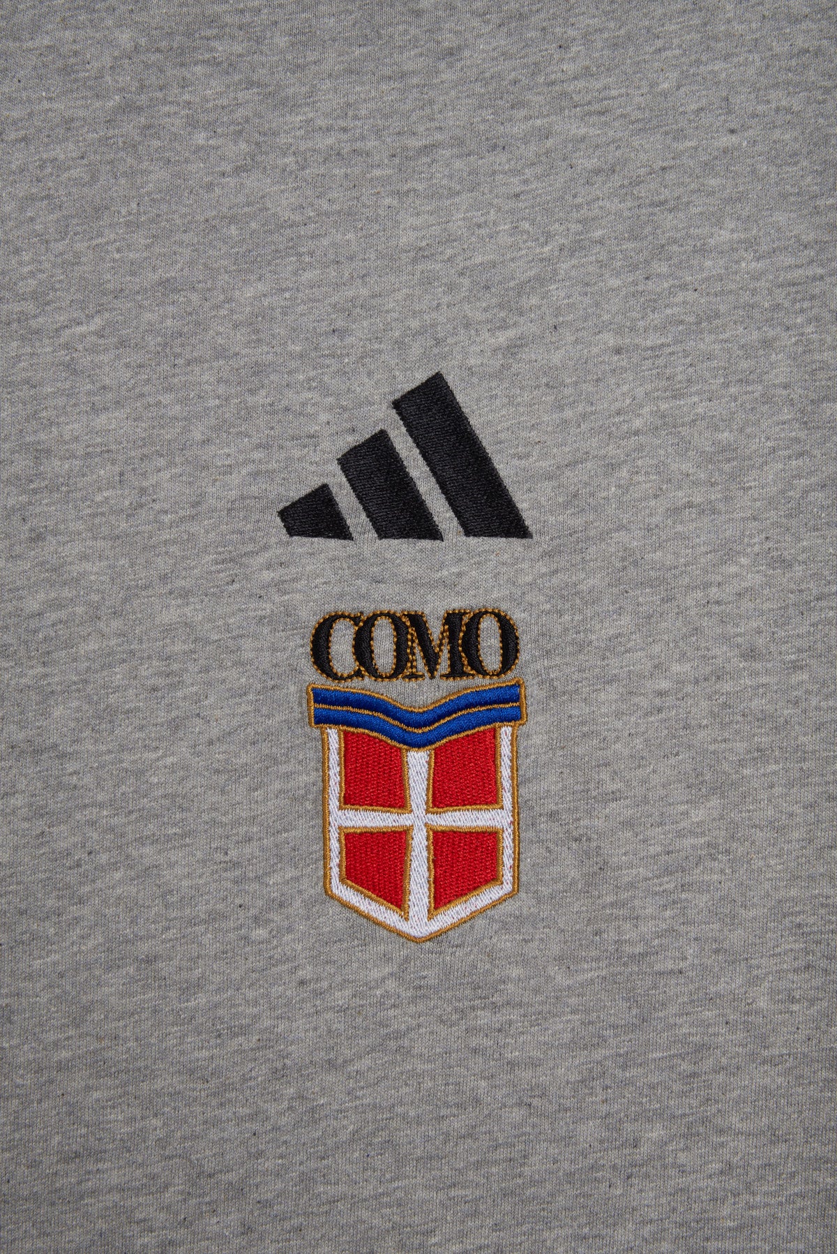 Adidas Como Crest T-Shirt Grigia